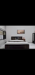 PLAY SHIVANYA RESIDENCY couple friendly - Greater Noida - 1