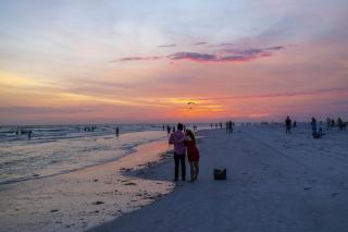 The Village Breeze I - Heated Pool, Beaches, Daiquiris, Seafood, White-sand! - Siesta Key - 4