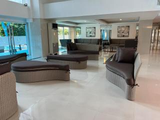 Cozy 1BR Jazz with Balcony, TRIDENT, Bel-air Makati CBD - Manila - 4