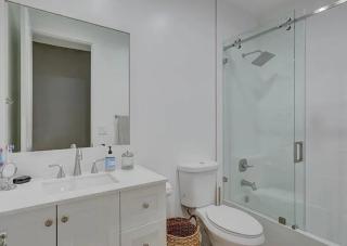 Mins to Las Olas with Heated Pool, Near Beach & Dining - Fort Lauderdale - 6