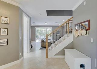 Mins to Las Olas with Heated Pool, Near Beach & Dining - Fort Lauderdale - 3