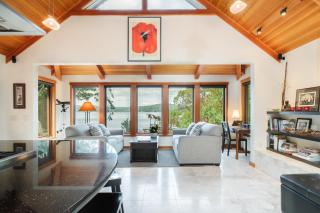 Luxe Beachfront, Hot Tub, Kayaking, Walk To Town - Eastsound - 9