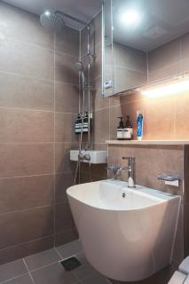 Chat Stay #1min to YG Entertainment #600m to Hapjeong Station #New Build #Elevator #9 People #Air Conditioning #Parking - Seoul - 1