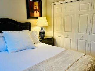 The Elegant & Cozy Retreat - 7