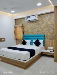 Hotel Bhavya Palace - Anand - 1