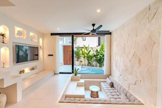 Modern Villa With Private Pool in Seseh, Canggu - - 0
