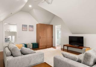 Horizon Loft by Ready Set Stay - 1