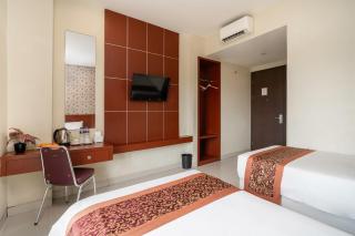 Raising Hotel Panakkukang Makassar By LIFE - Pampang - 3