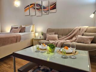Romantic Studio APT-Great Location- City center-FREE Parking-Self Check-in- till Old town 20 min - Riga - 9