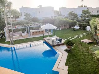 Hacienda White 6 Bedroom Villa - Mājid Abū Zayd - 0