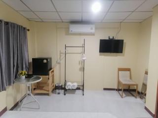 PE house and hostel - - 1