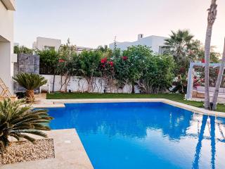 Hacienda White 6 Bedroom Villa - 4