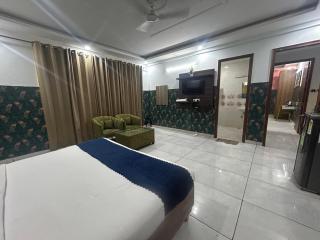 Tanvi Premium Residency-Close to Artemis, Medanta & Fortis - Gurgaon - 4