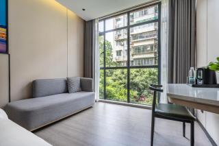Norman Hotel - Guangzhou Haizhu District Binjiang East Road Subway - Free buffet breakfast - Free self-service laundry and drying - Free shuttle service during the Canton Fair in October and November - Guangzhou - 1