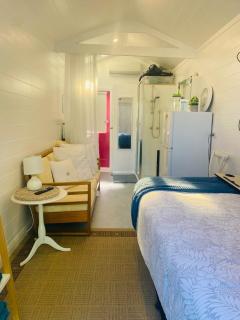 Studio 59 Newport sleeps1 - Newport - 2