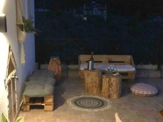 Hara's Top Floor Suite - - 9