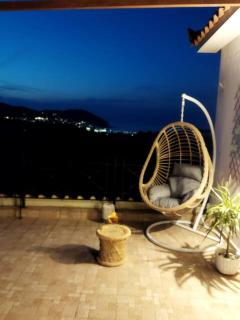Hara's Top Floor Suite - - 0