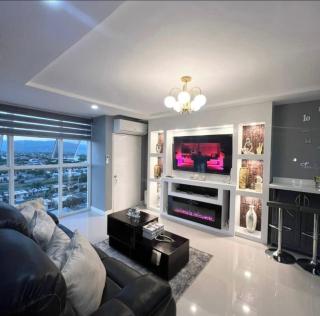 Luxury beachfront Condo - 0