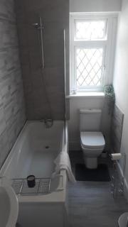2 bed flat sleeps 4 Swansea centre - Swansea - 9
