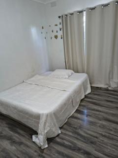 Spacious 3BR Home in Dandenong - Dandenong - 1