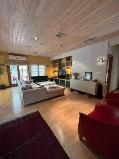 Spacious Wooden Villa & Garden - Bene ‘Atarot - 6