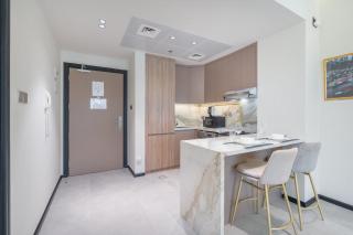 StayShort - Cozy Studio Apartment Near Miracle Garden - 8