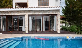 Peaceful 3BR Mountain Villa, Private Pool, BBQ, Nature Escape in Laneia - Lania - 9