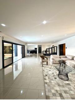 Luxurious 4 bedroom Villa next to the lagoon - Somone - 7