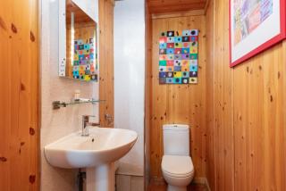Capsule Rooms, FREE PRIVATE PARKING - Whitby - 1