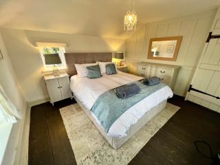 Cosy Coastal 2-Bedroom Cottage with Hot Tub and Log Burner - West Mersea - 7