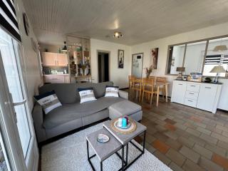 Maison Spacieuse tout près de La Mer - 0