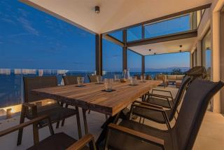 Villa Serena Luxury Seafront Escape with Pool - Privlaka - 8