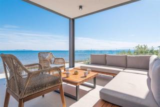 Villa Serena Luxury Seafront Escape with Pool - Privlaka - 5