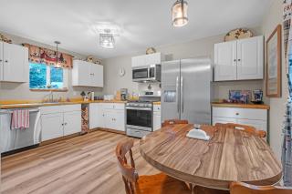 Treehaven Barn farmhouse - Enumclaw - 8