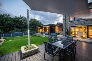 The Luxury Shed - Huddersfield - 8