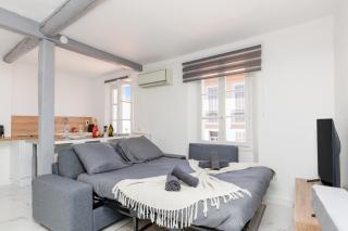 Renoveted studio - Central - AC - 3