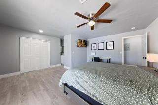 Elevated PickleBall Retreat - Las Vegas - 7