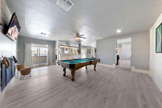 Elevated PickleBall Retreat - Las Vegas - 5