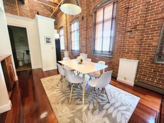 Jennifer's Historic Riverfront Loft Private Patio - 3