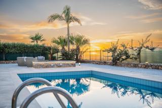 Villa Yiayia Relaxing by the sea and Heated pool - Sisi - 2