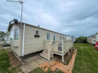 Lovely 6 Berth Caravan At St Osyth Beach Holiday Park Ref 28059Fv - 1