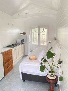 Studio 59 Newport sleeps1 - Newport - 8
