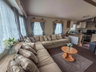 Lovely 6 Berth Caravan At St Osyth Beach Holiday Park Ref 28059Fv - 1