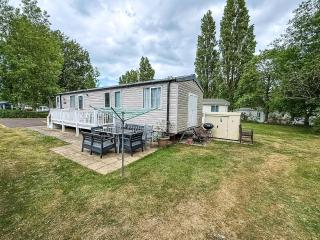 Beautiful 8 Berth Caravan With Decking At Haven Hopton Beach Ref 80011B - Great Yarmouth - 2