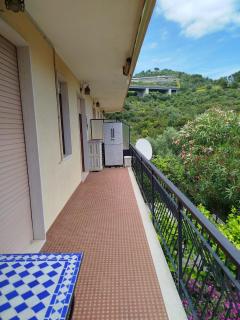 Sea View Apartment with Terrace & Free Parking - San Lorenzo al Mare - 9