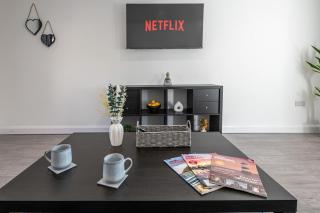 4BR New Build - Near Ferry Port - Great for Groups - Holyhead - 2