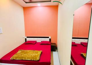 Near Mahakal Temple BUDGET HOTEL V R , UJJAIN, Fully Air conditioned Rooms with Wifi and Parking, Best Hotel IN Ujjain - Ujjain - 2