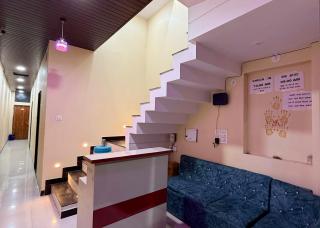 Near Mahakal Temple BUDGET HOTEL V R , UJJAIN, Fully Air conditioned Rooms with Wifi and Parking, Best Hotel IN Ujjain - Ujjain - 4