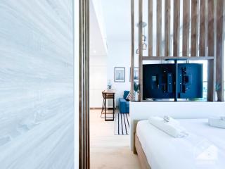 Balcony Bliss Cozy Studio with Marina Views - 5