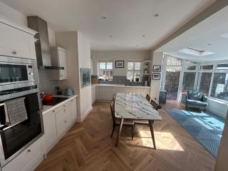 Elegant Seaside 3 BR Home - Blackrock - 4